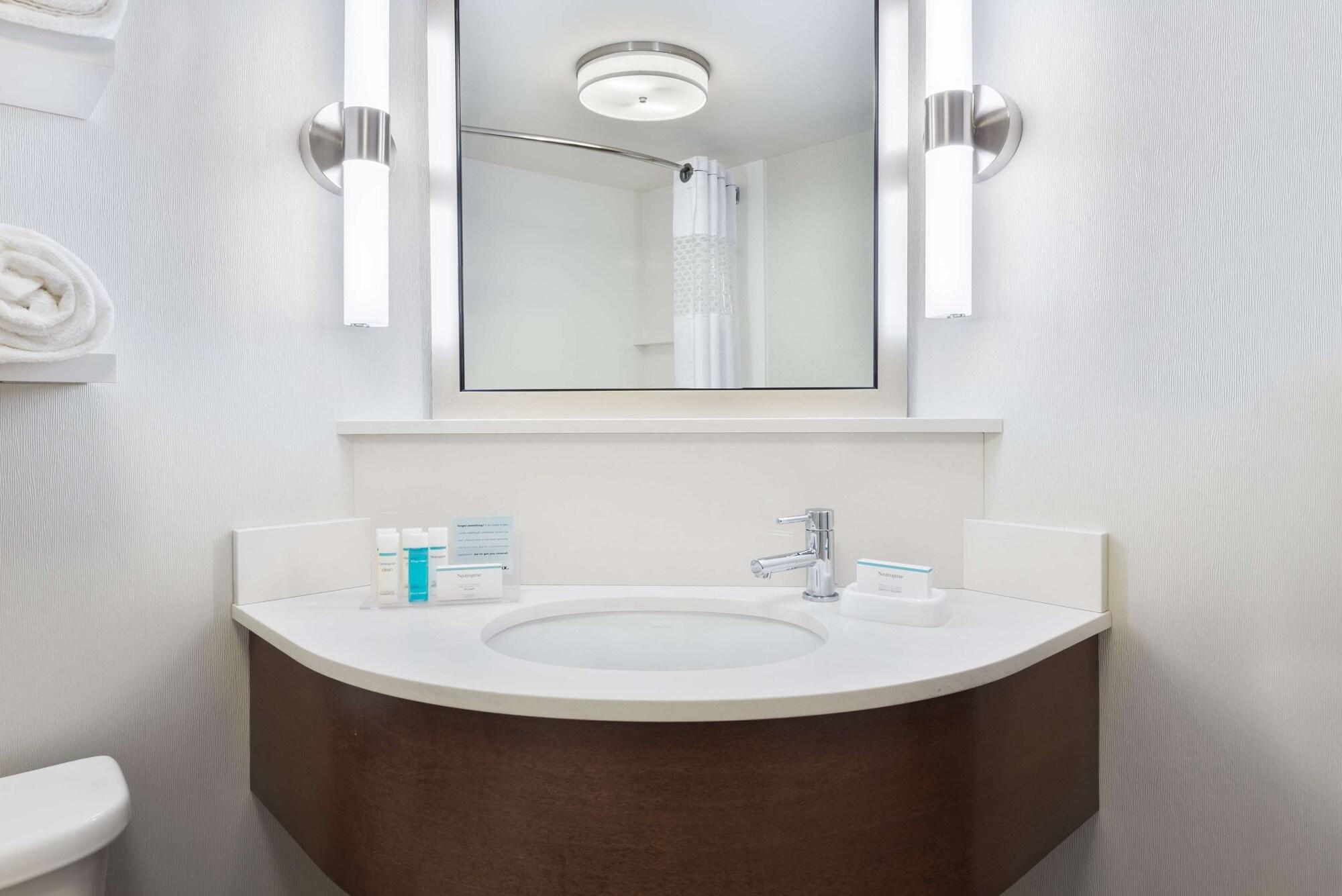 Hotel Hampton Boston / Marlborough