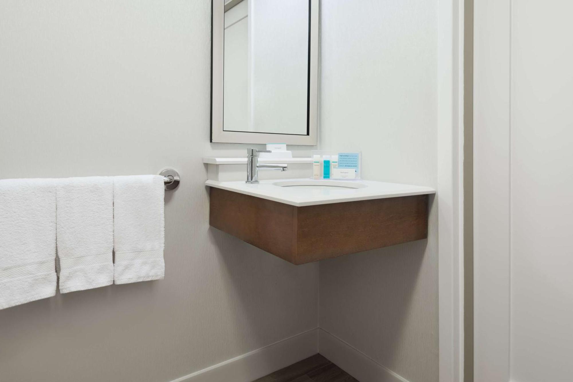 Hotel Hampton Boston /