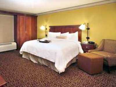 Hampton Boston / 3*